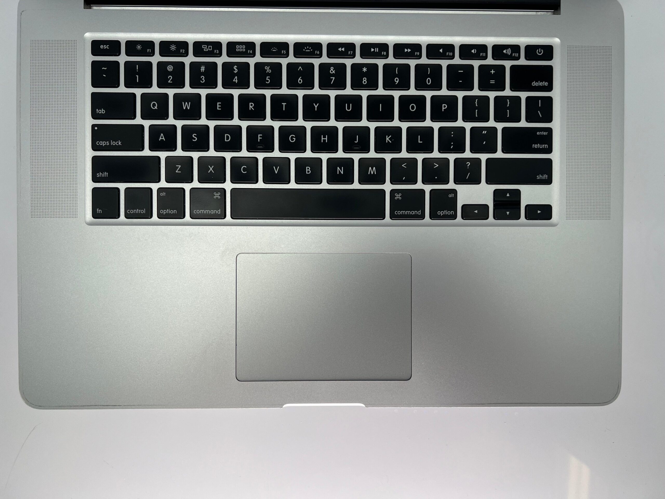 2014 MacBook Pro 15-inch i7 2.5GHz 16GB RAM 512GB SSD Silver - Image 3
