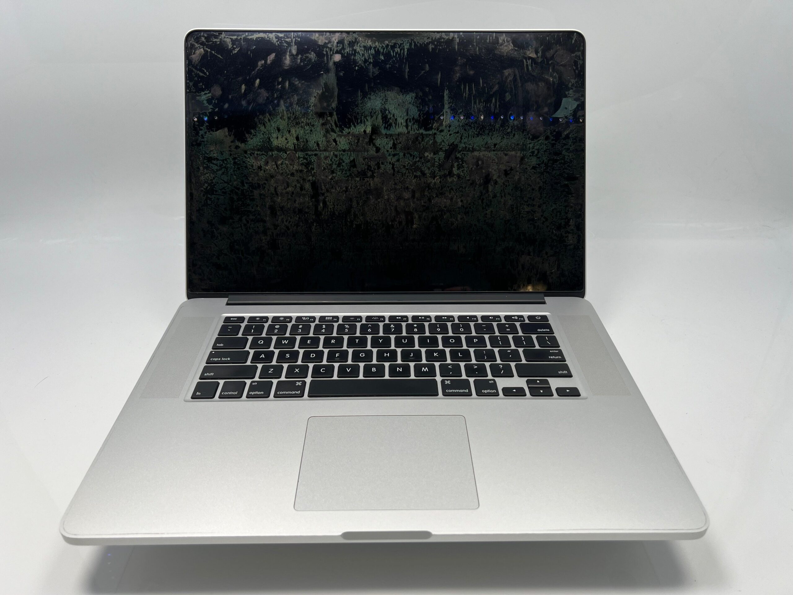 2014 MacBook Pro 15-inch i7 2.5GHz 16GB RAM 512GB SSD Silver - Image 2