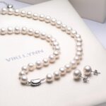 ⁦Freshwater Cultured Pearl Necklace Set Includes Stunning Bracelet and Stud Earrings Jewelry for Women – VIKI LYNN⁩ - الصورة ⁦5⁩